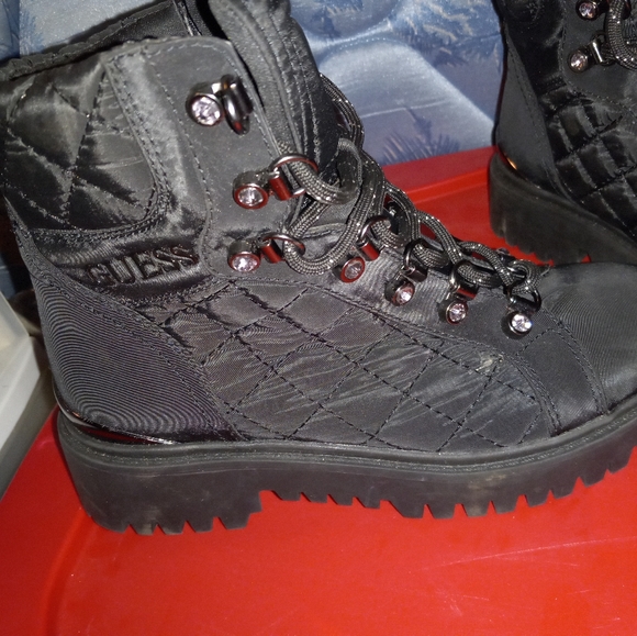 NWOT woman's size 6M Guess boots - Picture 8 of 12